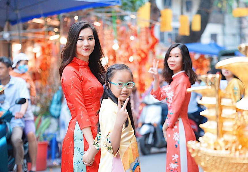 Khánh Trang: 'Cô nàng thời sự 19h' xinh đẹp cùng đời tư kín tiếng - Ảnh 6.