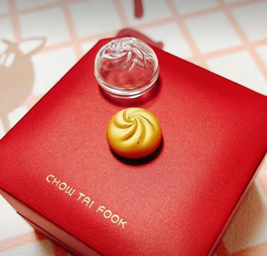 Chi Pu khoe quà sinh nhật sớm từ 2 tỷ tỷ team ‘Rosemary’ - Ảnh 5. Chi Pu khoe quà sinh nhật sớm từ 2 tỷ tỷ team ‘Rosemary’ - Ảnh 5.