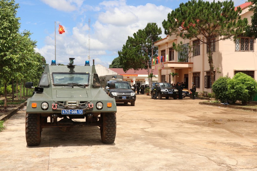 Đắk Lắk: Truy nã đặc biệt 5 bị can trong vụ 'Khủng bố nhằm chống chính quyền nhân dân' - Ảnh 1.