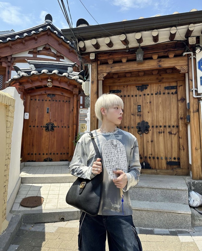 Sao Việt 1/7: Đức Phúc khoe ảnh đi du lịch Hà Quốc; Thanh Sơn - Khả Ngân tình tứ bên nhau - Ảnh 1. Sao Việt 1/7: Đức Phúc khoe ảnh đi du lịch Hà Quốc; Thanh Sơn - Khả Ngân tình tứ bên nhau - Ảnh 1.