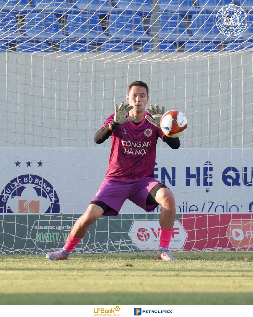 Từ thương vụ Filip Nguyễn: Tuyển Việt Nam và V League đang có ‘giá’ - Ảnh 2. Filip Nguyễn, thủ môn Filip Nguyễn, CAHN, Filip Nguyễn CAHN