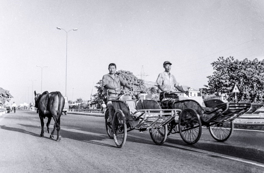 Cuộc đời sau ống kính: Quốc lộ 5 hơn 20 năm trước - Ảnh 1. Cuộc đời sau ống kính: Quốc lộ 5 hơn 20 năm trước - Ảnh 1.