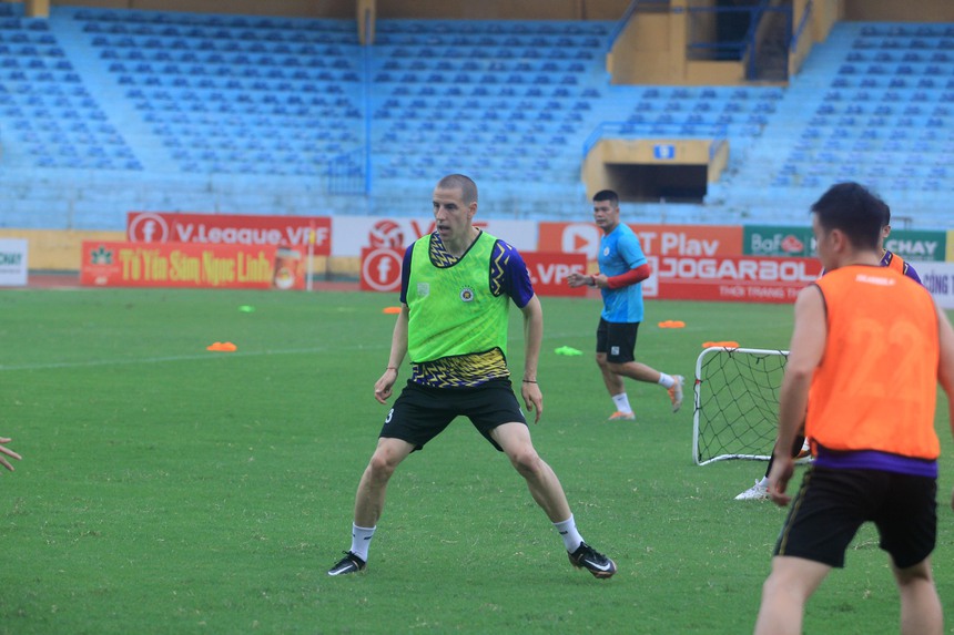 Bóng đá Việt Nam 9/8: FIFA khuyến cáo VPF lần nữa về sử dụng VAR - Ảnh 4.