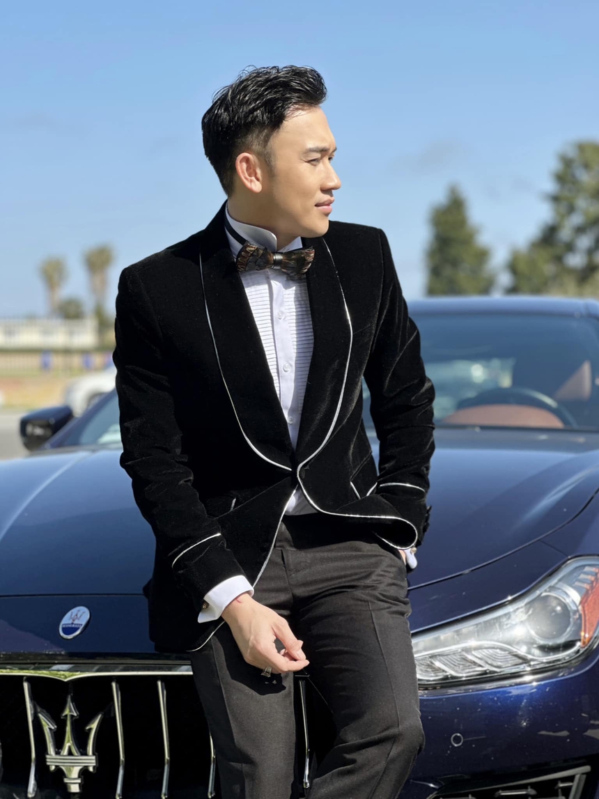 Dương Triệu Vũ rơi nước mắt khi anh trai Hoài Linh làm việc cật lực vì mình - Ảnh 2.