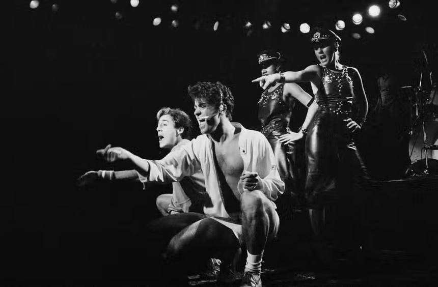 Netflix chiếu phim tài liệu mới về Wham với những nhiều điều đáng ngạc nhiên về bộ đôi - Ảnh 12.