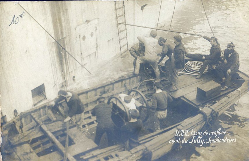 Ảnh = Ký ức = Lịch sử (kỳ 76): Những vụ đắm tàu biển được ghi vào sách sử - Ảnh 8. Ảnh = Ký ức = Lịch sử (kỳ 76): Những vụ đắm tàu biển được ghi vào sách sử - Ảnh 8.