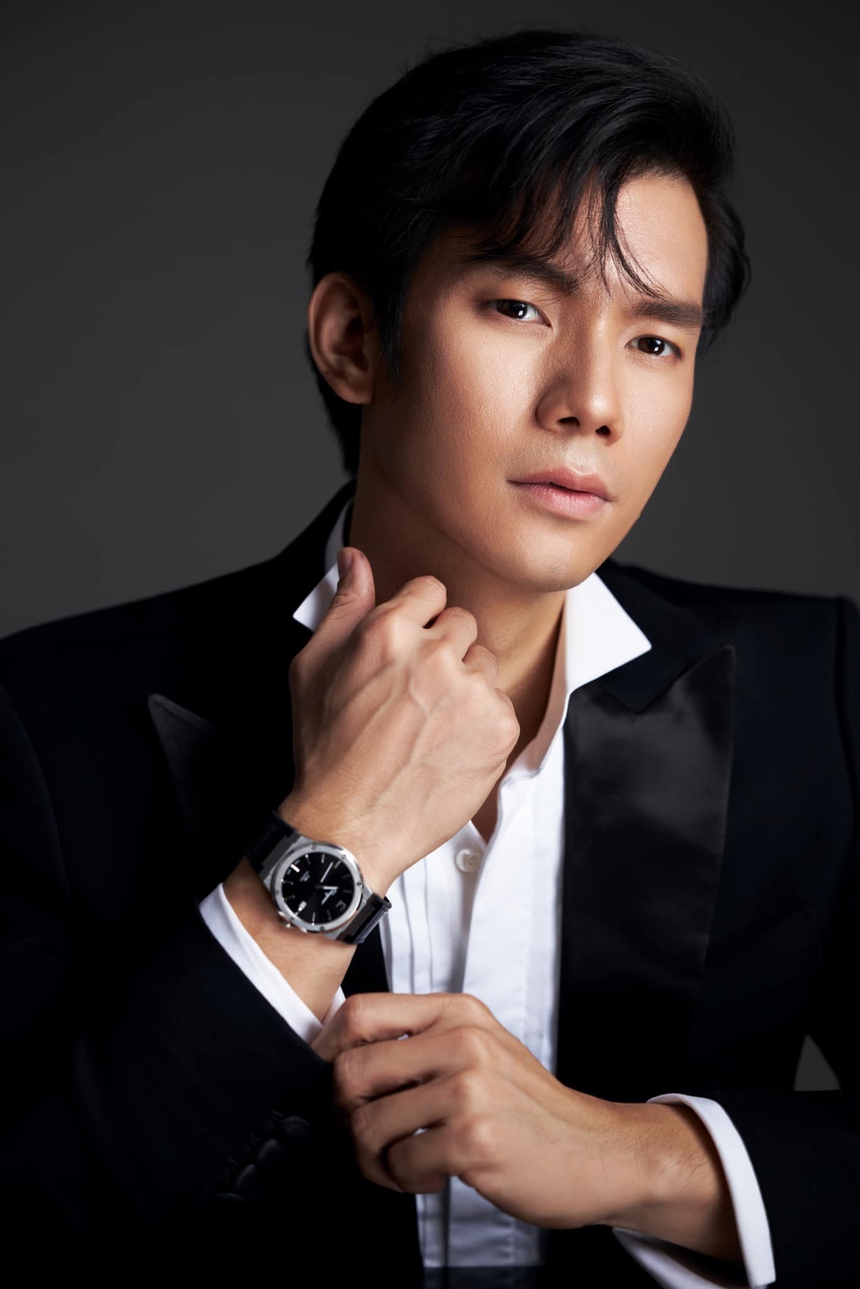 Nhan Phúc Vinh không còn làm 'chủ tịch', phá cách với tạo hình trong phim mới - Ảnh 5. Nhan Phúc Vinh không còn làm 'chủ tịch', phá cách với tạo hình trong phim mới - Ảnh 5.