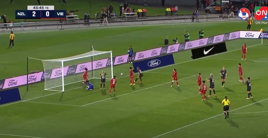 Cầu thủ New Zealand ôm đầu tiếc nuối sau tình huống ‘biến bàn thắng thành cơ hội’ trong trận gặp ĐT Việt Nam - Ảnh 3.