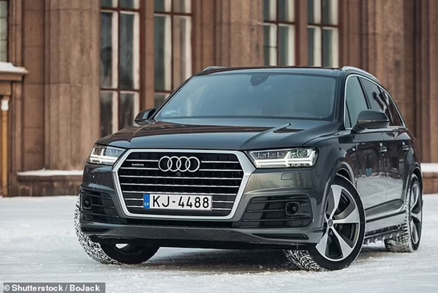 'Lóa mắt' với dàn siêu xe trị giá gần 4 triệu USD của Brad Pitt - Ảnh 3.