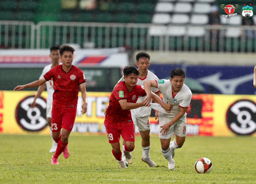 Bóng đá Việt Nam 11/7: ĐT nữ Việt Nam đội mưa tập luyện, Filip Nguyễn sắp có quốc tịch Việt Nam - Ảnh 4.