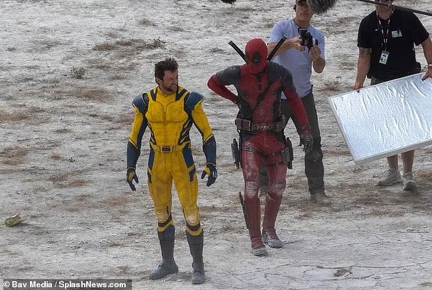 Hugh Jackman trở lại với vai Wolverine, đang quay những cảnh chiến đấu hoành tráng trên bãi biển Anh - Ảnh 13.