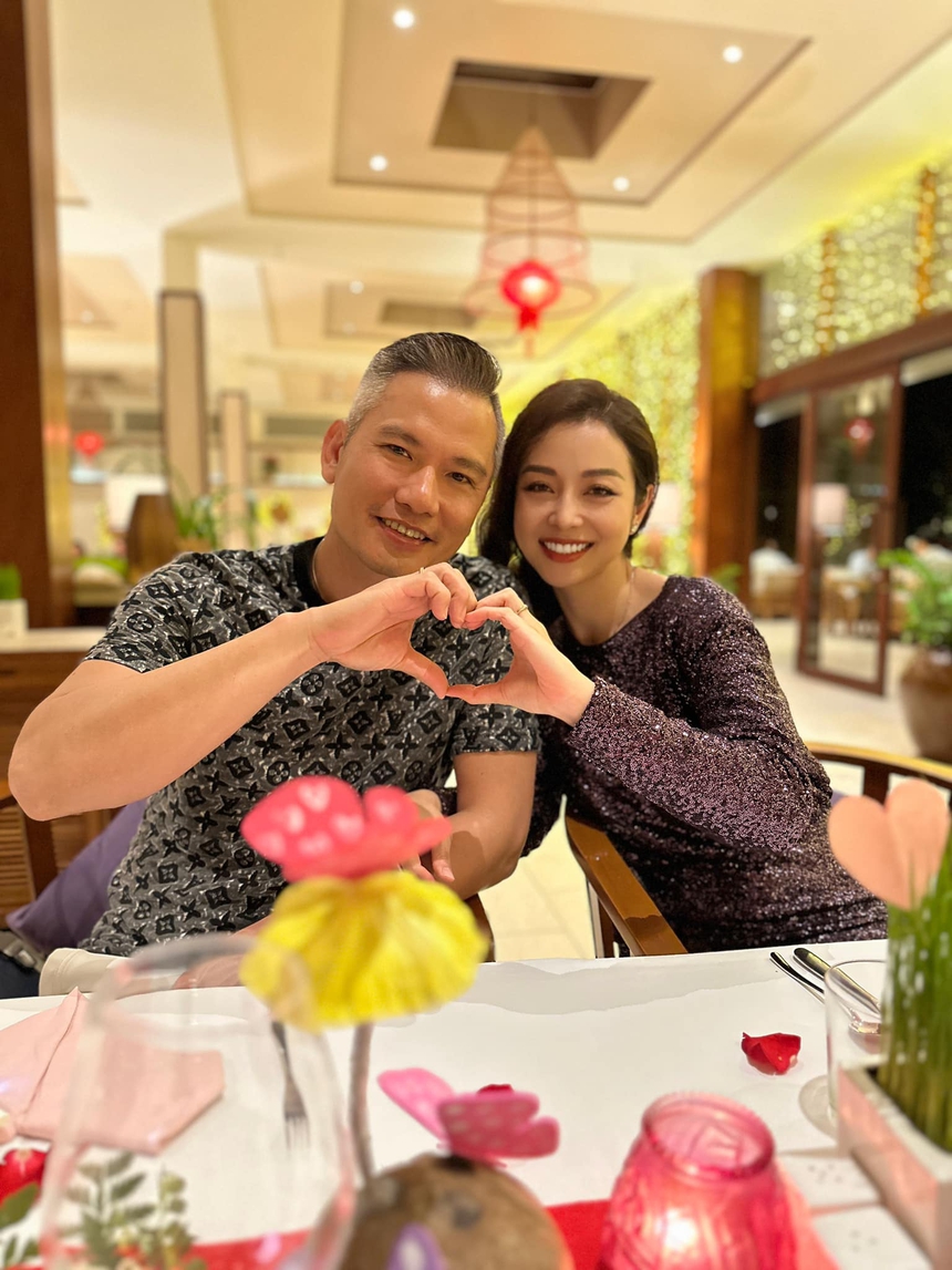 Jennifer Phạm: Sinh con khôn, chăm con khéo khiến chồng doanh nhân chăm 'mệt bở hơi tai' - Ảnh 7.