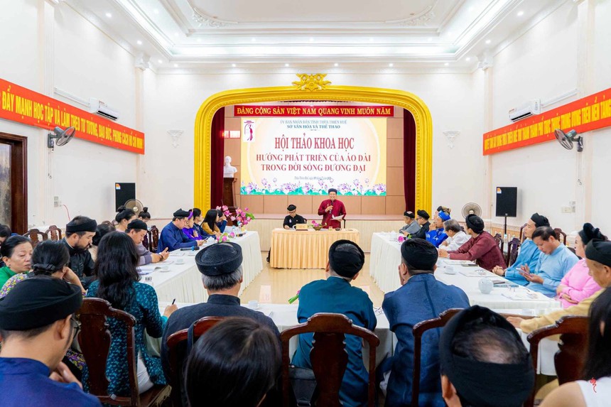 Phát triển thương hiệu 'Huế - Kinh đô áo dài' (kỳ 2 & hết): Từ bài toán nghệ nhân đến "bộ nhận diện"áo ngũ thân truyền thống - Ảnh 3.