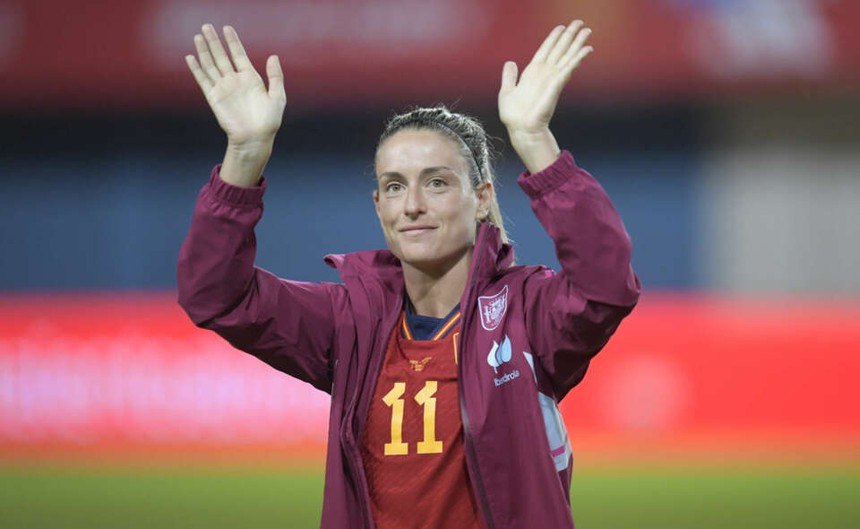 Vân 'Kante' có cơ hội đọ tài Quả bóng Vàng thế giới của ĐT nữ Tây Ban Nha - Ảnh 3.