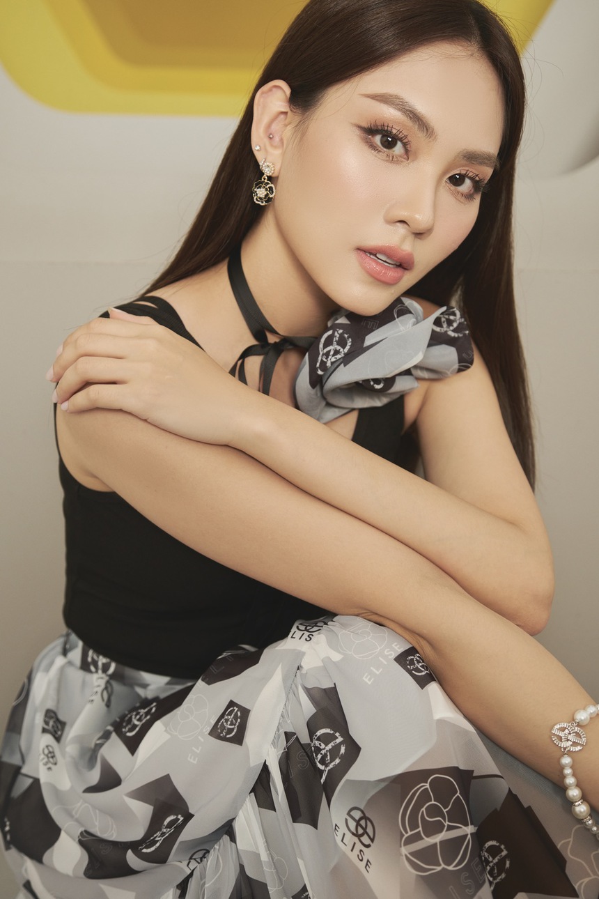 Hoa hậu Mai Phương cuốn hút trong mọi khung hình trong BST Iconic - Ảnh 10.