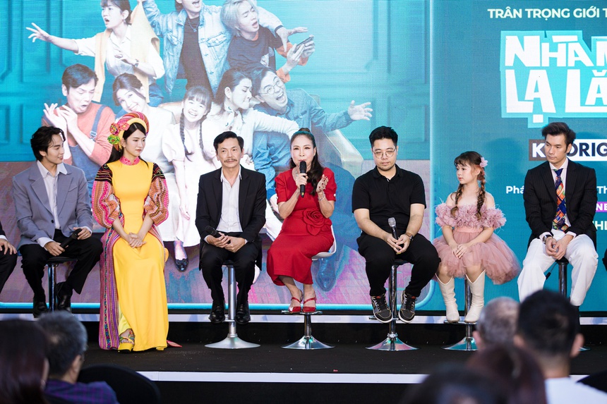 'Nhà mình lạ lắm': Lê Bống trần tình về chuyện hay vướng scandal - Ảnh 2.