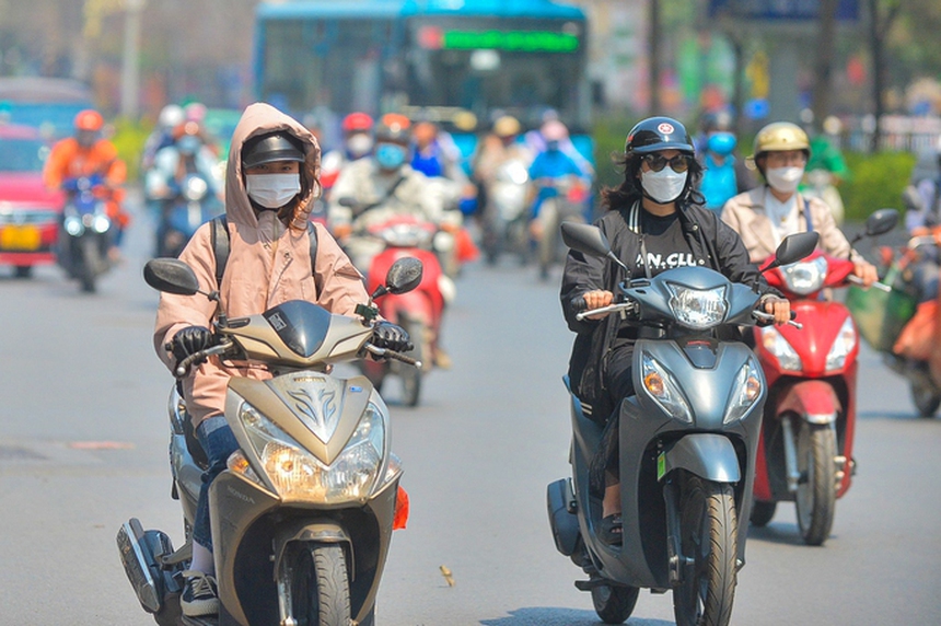 Nhiều khu vực ngày nắng nóng, chiều tối mưa dông - Ảnh 1.