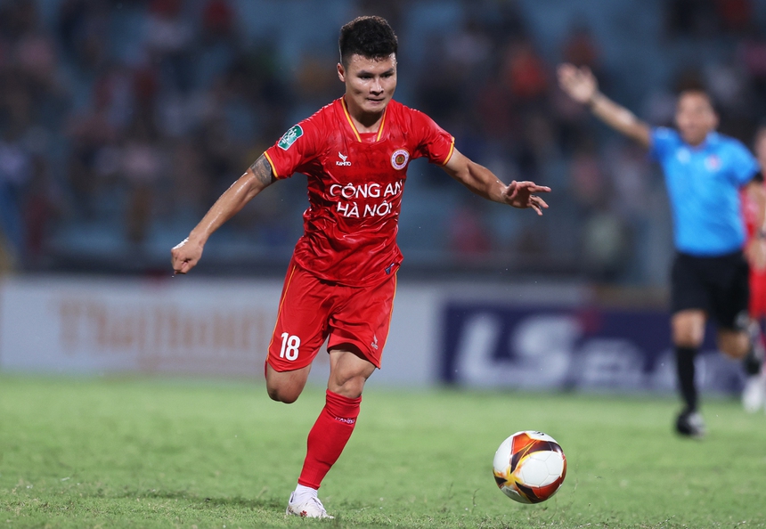 Vòng 1 giai đoạn 2 Night Wolf V-League 2023: Lần đầu cho Quang Hải, Bình Dương khó thoát hiểm - Ảnh 1.