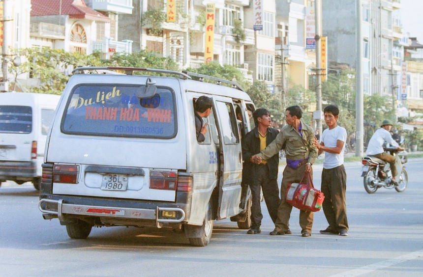 Cuộc đời sau ống kính: Bến xe 20 năm trước - Ảnh 3.