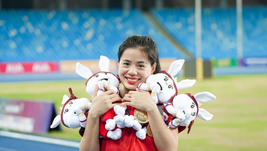 Người nắm giữ kỷ lục HCV SEA Games Nguyễn Thị Huyền: Tuổi trẻ bốc đồng, bỏ tập, cãi lời thầy, nhưng không nghĩ mình mắc 'bệnh sao' - Ảnh 3.