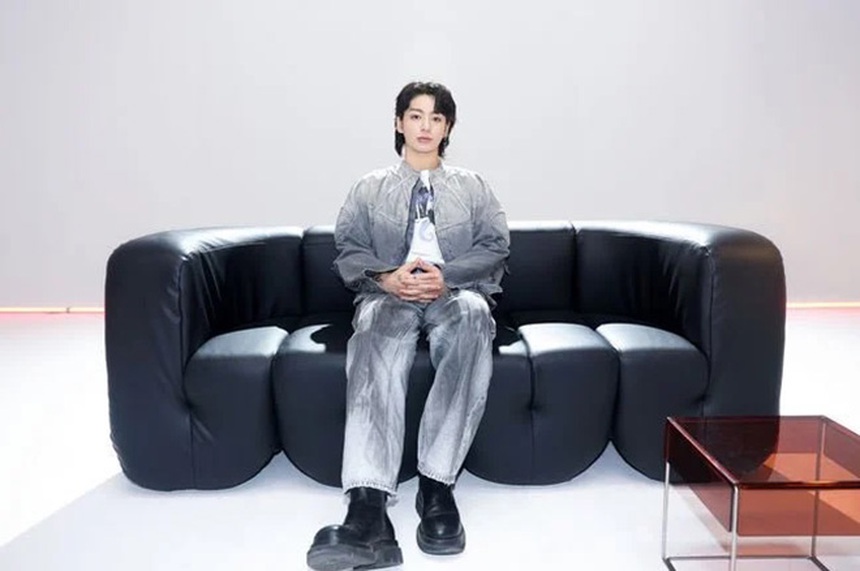 Jungkook BTS thể hiện sự tự tin trong đĩa đơn mới 'Seven' - Ảnh 2.