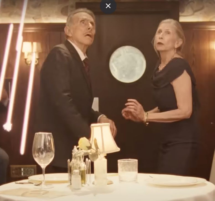 6 điều fan có thể đã bỏ lỡ trong teaser MV 'Seven' của Jungkook BTS - Ảnh 2. 6 điều fan có thể đã bỏ lỡ trong teaser MV 'Seven' của Jungkook BTS - Ảnh 2.