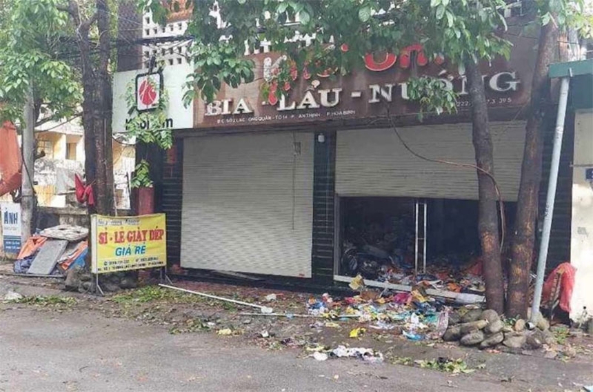 Hòa Bình: Cháy nhà ở kết hợp kinh doanh giày dép làm 2 trẻ tử vong, hai người bị bỏng - Ảnh 1.