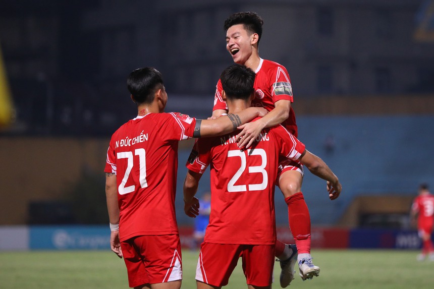 Viettel phả hơi nóng vào Công An Hà Nội và Hà Nội FC  - Ảnh 1.