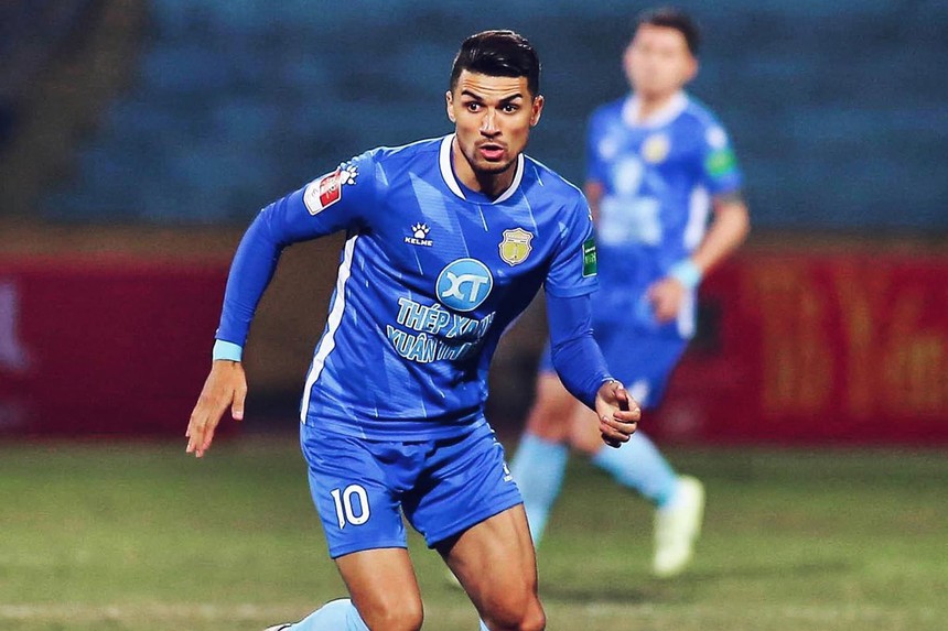 Tin nóng bóng đá sáng 16/7: Lukaku bị tố phản bội Inter, cựu SAO Barcelona muốn khoác áo ĐT Việt Nam - Ảnh 3.