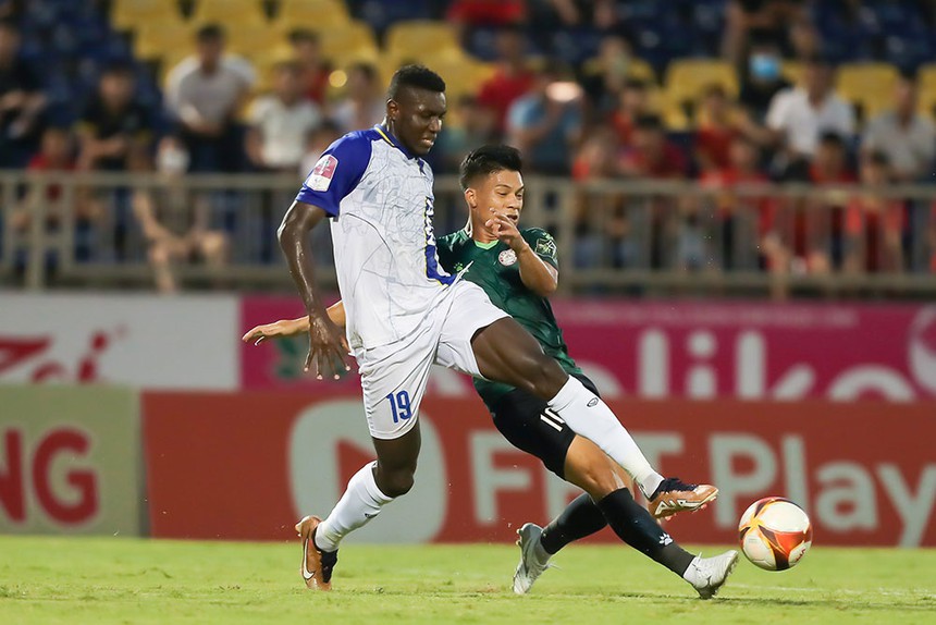 Patrik Lê Giang cùng CLB TP.HCM xuống cuối bảng vì sự lạc quan của HLV Vũ Tiến Thành  - Ảnh 1.