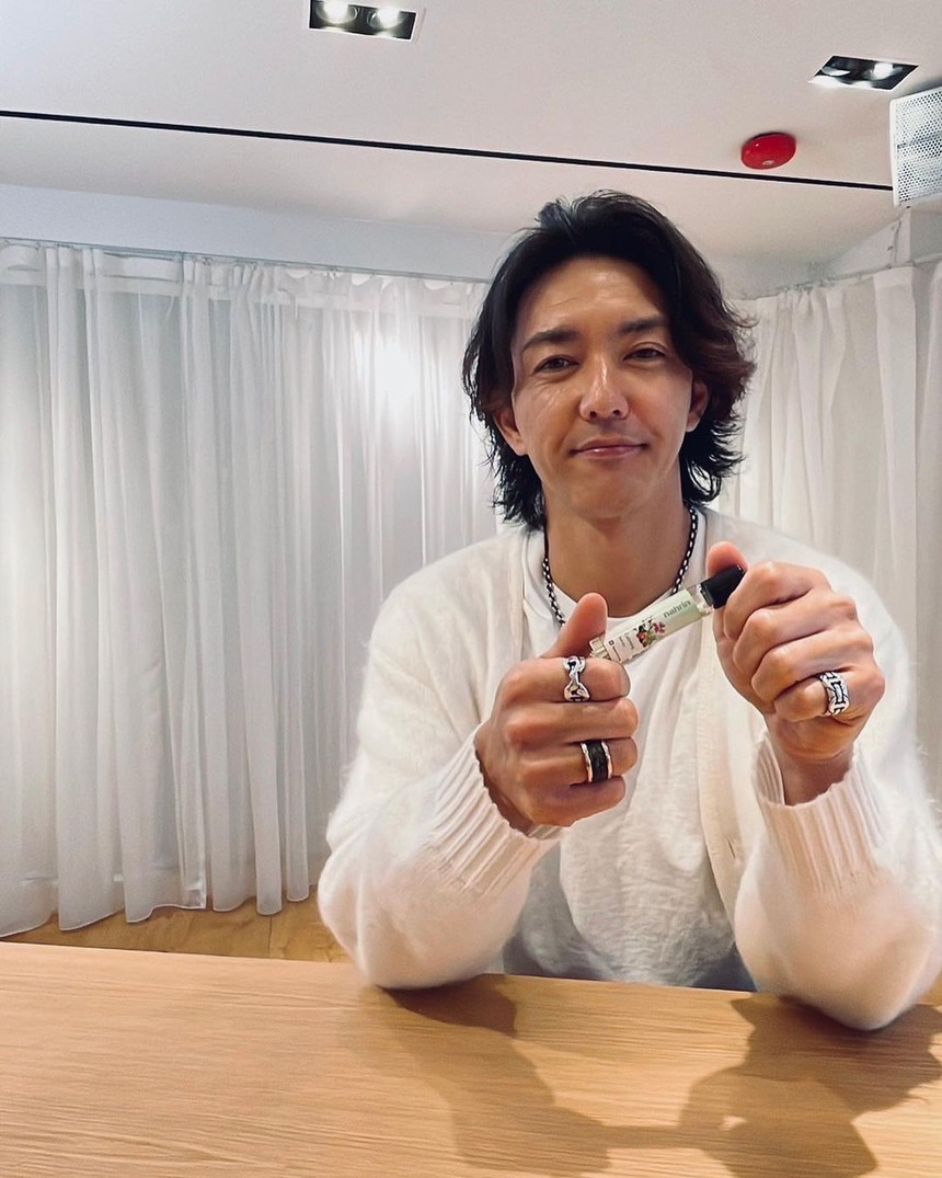 Nam chính 'Siêu nhân Gao' Noboru Kaneko vẫn giữ phong độ 'đốn tim' fan ở tuổi U50  - Ảnh 2.