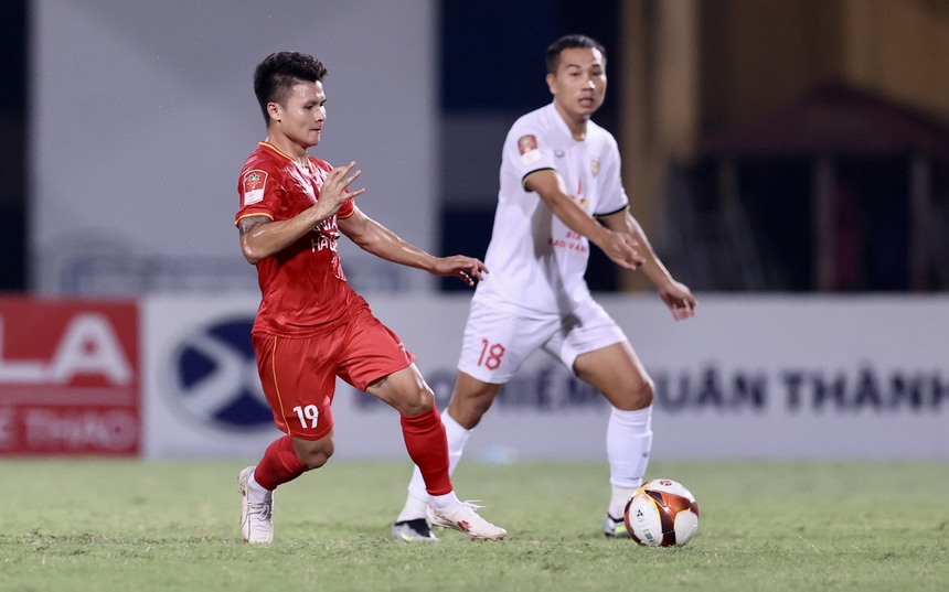 Quang Hải toả sáng trước Hải Phòng - Ảnh 1.