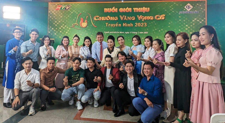 'Chuông vàng vọng cổ' đãi cát ở… sa mạc - Ảnh 1. 'Chuông vàng vọng cổ' đãi cát ở… sa mạc - Ảnh 1.