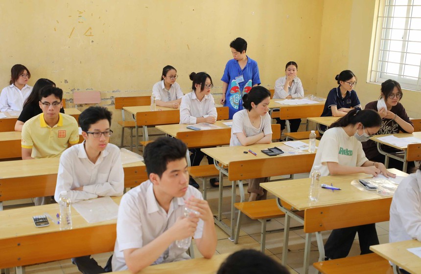 Điểm thi tốt nghiệp Trung học Phổ thông năm 2023 phân hóa rõ rệt hơn - Ảnh 2.