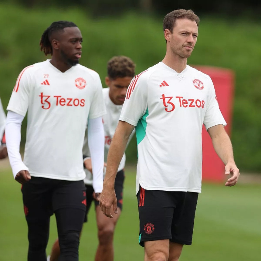 MU gây sốc, công bố tân binh Jonny Evans - Ảnh 2. MU gây sốc, công bố tân binh Jonny Evans - Ảnh 2.