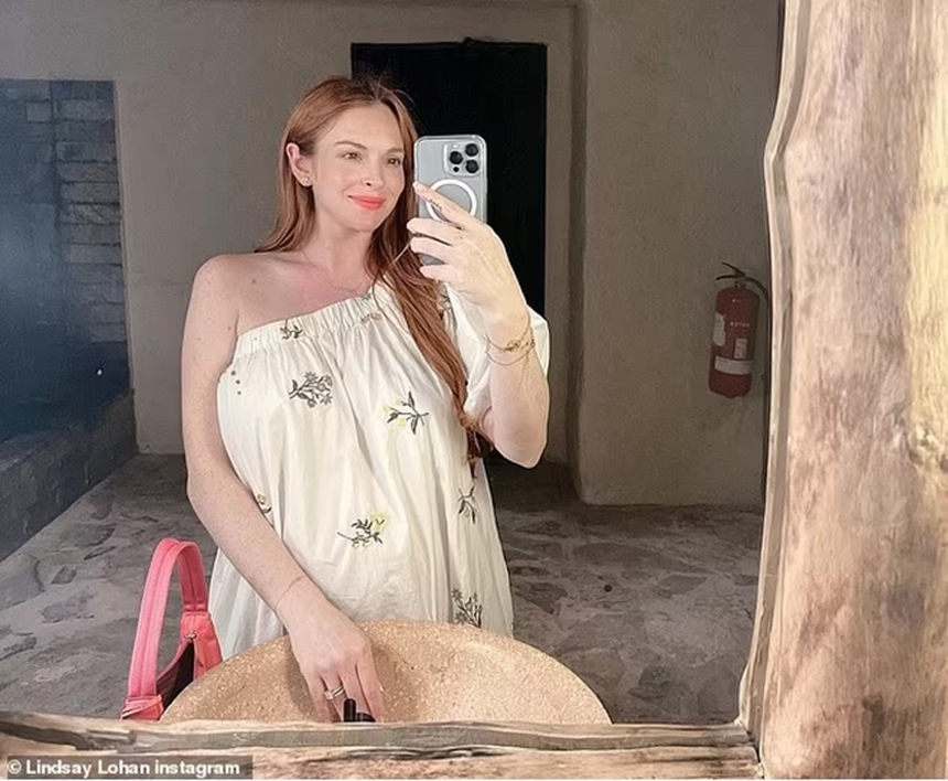 'Cô nàng lắm chiêu' Lindsay Lohan sinh con trai, tên quý tử mới độc lạ - Ảnh 5. 'Cô nàng lắm chiêu' Lindsay Lohan sinh con trai, tên quý tử mới độc lạ - Ảnh 5.