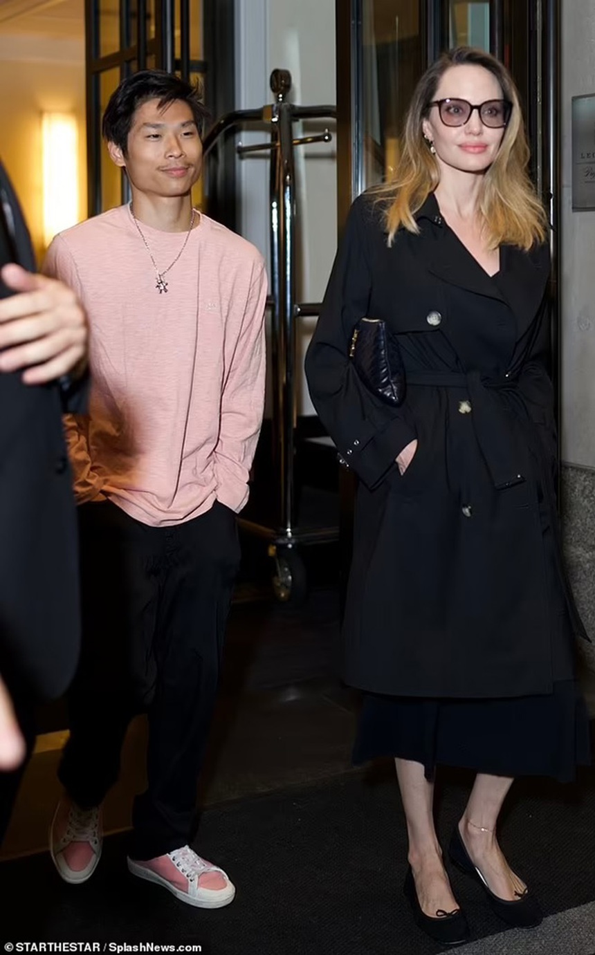 Pax Thiên – con trai nuôi gốc Việt đã trở thành 'trợ thủ' đắc lực của mẹ Angelina Jolie - Ảnh 3. Pax Thiên – con trai nuôi gốc Việt đã trở thành 'trợ thủ' đắc lực của mẹ Angelina Jolie - Ảnh 3.