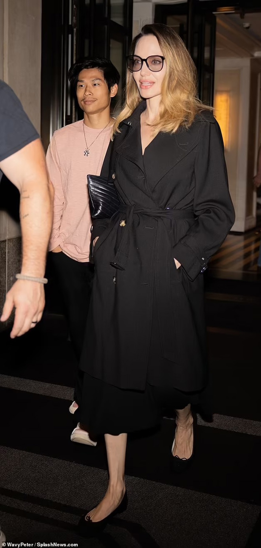 Pax Thiên – con trai nuôi gốc Việt đã trở thành 'trợ thủ' đắc lực của mẹ Angelina Jolie - Ảnh 4. Pax Thiên – con trai nuôi gốc Việt đã trở thành 'trợ thủ' đắc lực của mẹ Angelina Jolie - Ảnh 4.