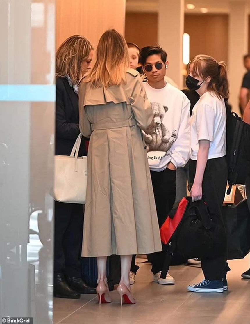 Pax Thiên – con trai nuôi gốc Việt đã trở thành 'trợ thủ' đắc lực của mẹ Angelina Jolie - Ảnh 13. Pax Thiên – con trai nuôi gốc Việt đã trở thành 'trợ thủ' đắc lực của mẹ Angelina Jolie - Ảnh 13.