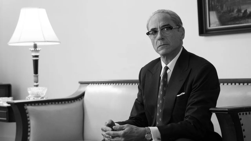 'Oppenheimer' tái hiện cuộc đời cha đẻ bom nguyên tử - Ảnh 6.