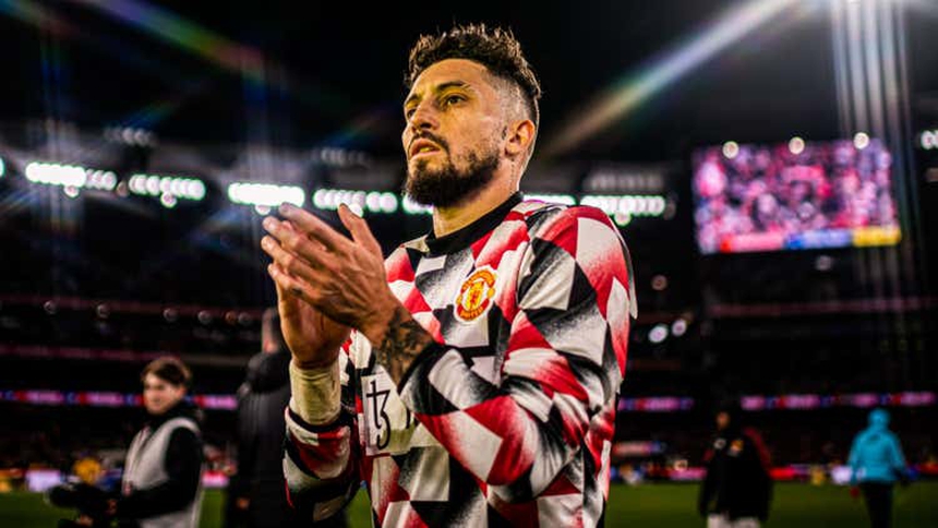 Tin chuyển nhượng MU 19/7: 'Quỷ đỏ' tiến gần thương vụ Amrabat, Rashford gia hạn hợp đồng - Ảnh 5.