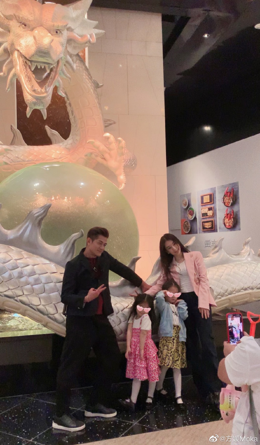 Nhan sắc nhóc tì nhà 'Thiên vương' Quách Phú Thành bất ngờ gây sốt - Ảnh 10. Nhan sắc nhóc tì nhà 'Thiên vương' Quách Phú Thành bất ngờ gây sốt - Ảnh 10.