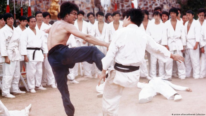 50 năm Lý Tiểu Long qua đời: Đáng được lịch sử chú ý nhiều hơn ở vai trò triết gia, nhà tư tưởng - Ảnh 2.