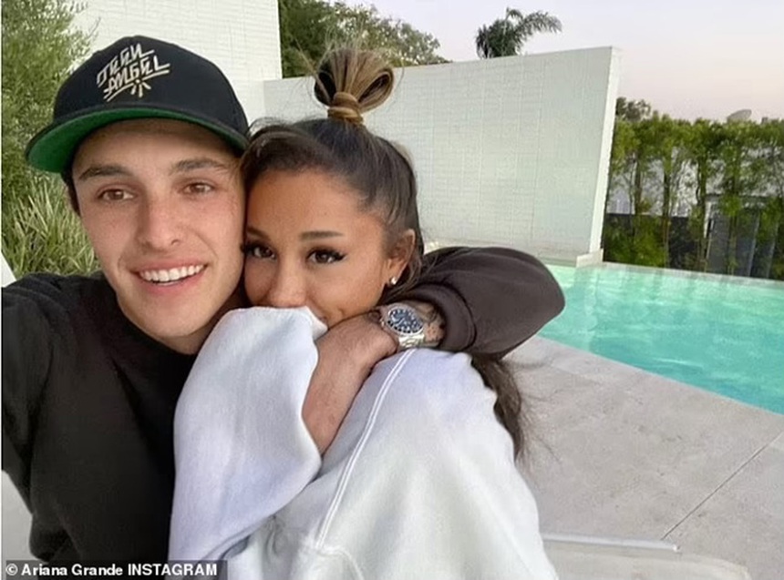 Ariana Grande và chồng Dalton Gomez ly hôn, tài sản cá nhân sẽ ra sao? - Ảnh 2. Ariana Grande và chồng Dalton Gomez ly hôn, tài sản cá nhân sẽ ra sao? - Ảnh 2.