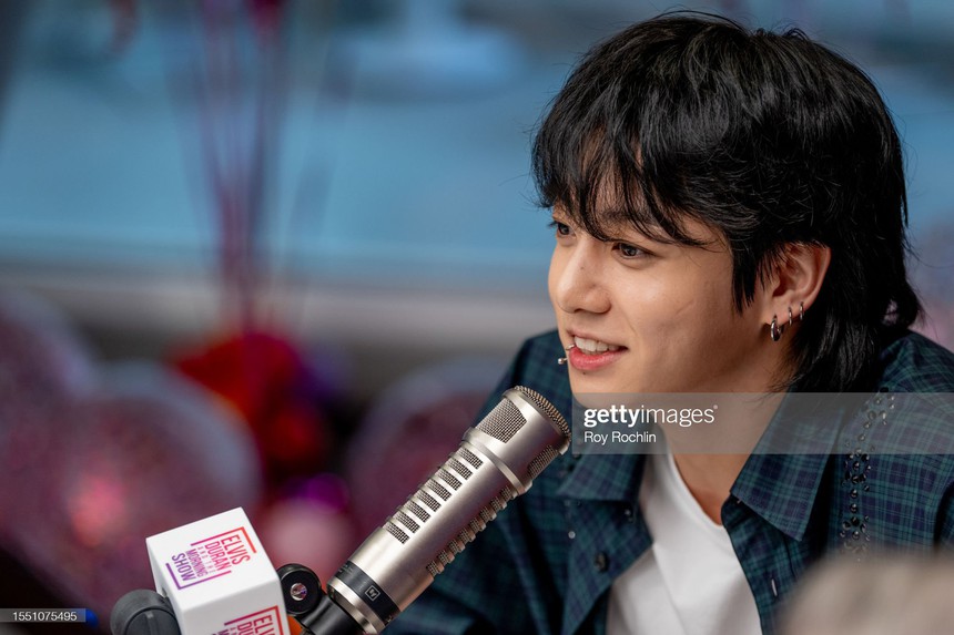 Jungkook BTS trong những bức ảnh Getty chưa được tẩy trắng từ chương trình 'Elvis Duran' - Ảnh 10.