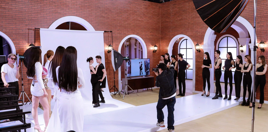 The Face Vietnam 2023 tập 5: Chị đại mất ‘ngựa chiến’, Minh Triệu bật khóc vì quà sinh nhật - Ảnh 2. The Face Vietnam 2023 tập 5: Chị đại mất ‘ngựa chiến’, Minh Triệu bật khóc vì quà sinh nhật - Ảnh 2.