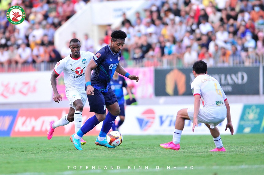 HLV Kiatisuk: ‘Mục tiêu của HAGL lúc nào cũng phải là TOP 5’ - Ảnh 2. HLV Kiatisuk: ‘Mục tiêu của HAGL lúc nào cũng phải là TOP 5’ - Ảnh 2.