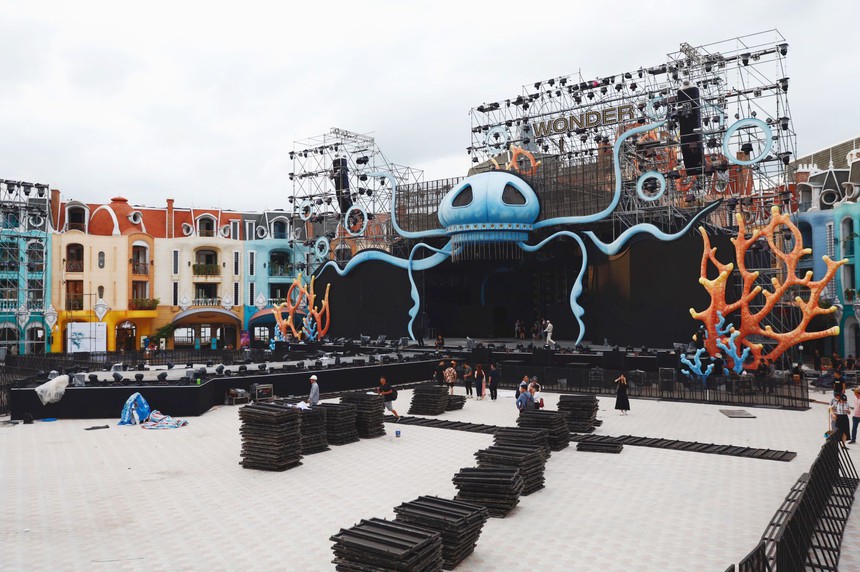 VinFast đồng tổ chức đại nhạc hội 8Wonder, mang cả triển lãm xe đến Nha Trang - Ảnh 2.