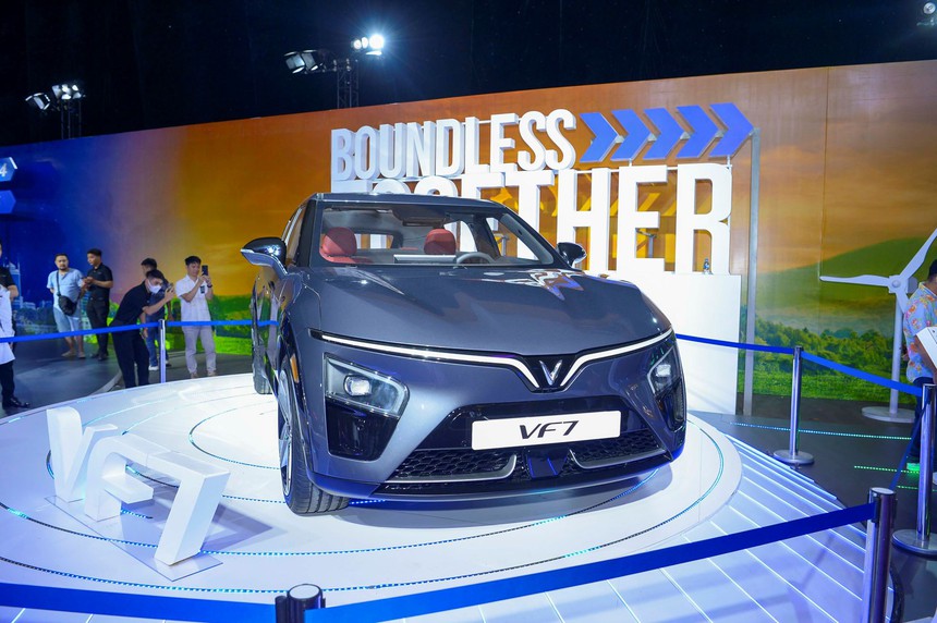 VinFast đồng tổ chức đại nhạc hội 8Wonder, mang cả triển lãm xe đến Nha Trang - Ảnh 3.