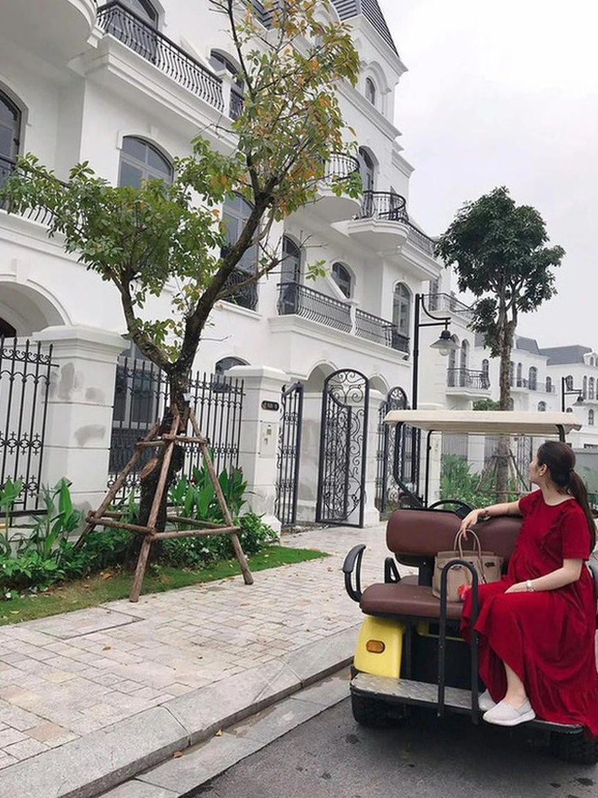 'Hot mom' Hằng Túi: Khởi nghiệp đi buôn năm 15 tuổi và hành trình thành nữ đại gia 6 con  - Ảnh 2.